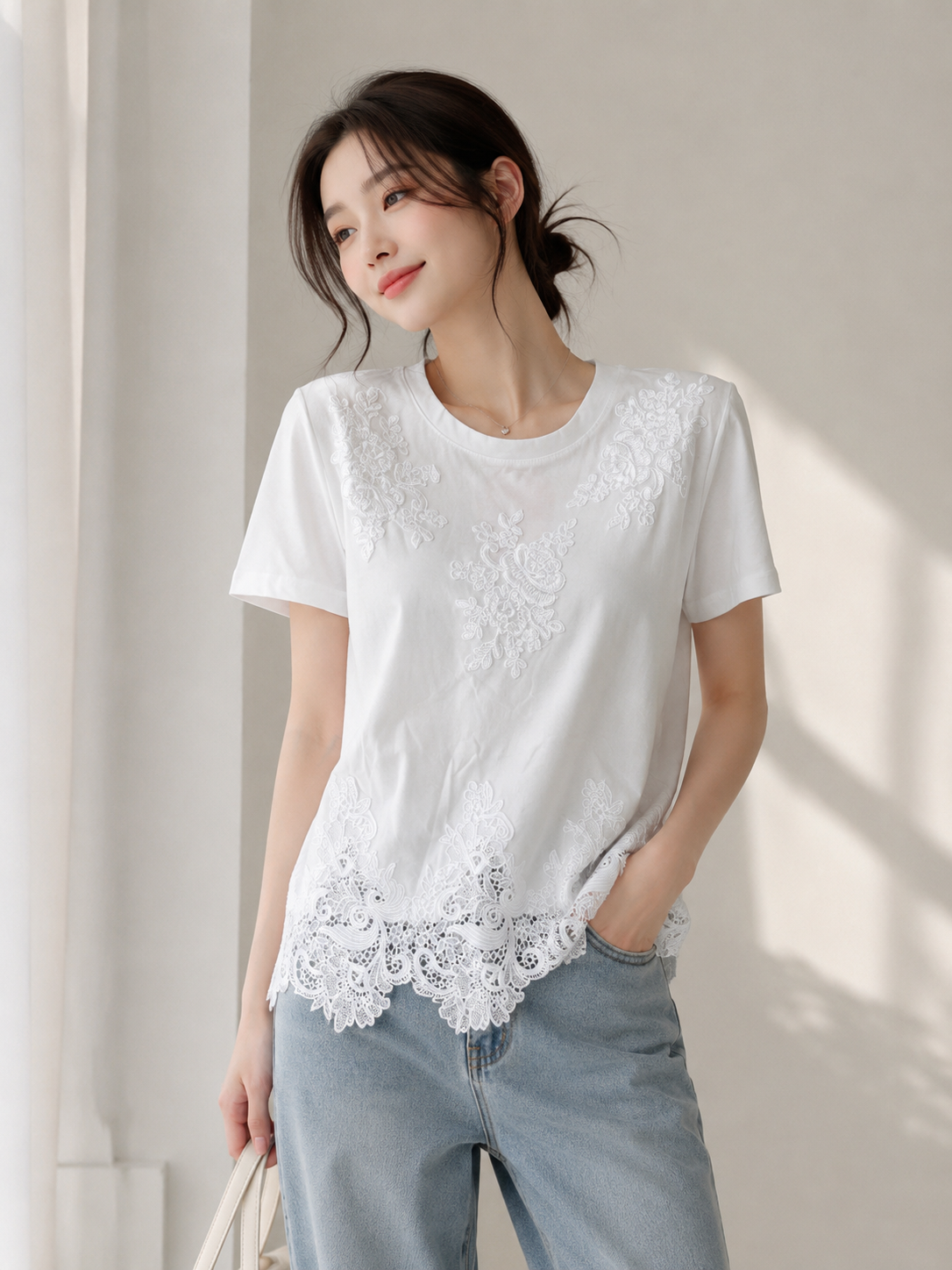 蕾絲刺繡上衣